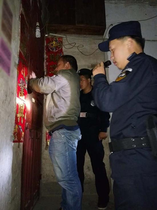 衡阳粗心妈妈误将幼女锁家中 